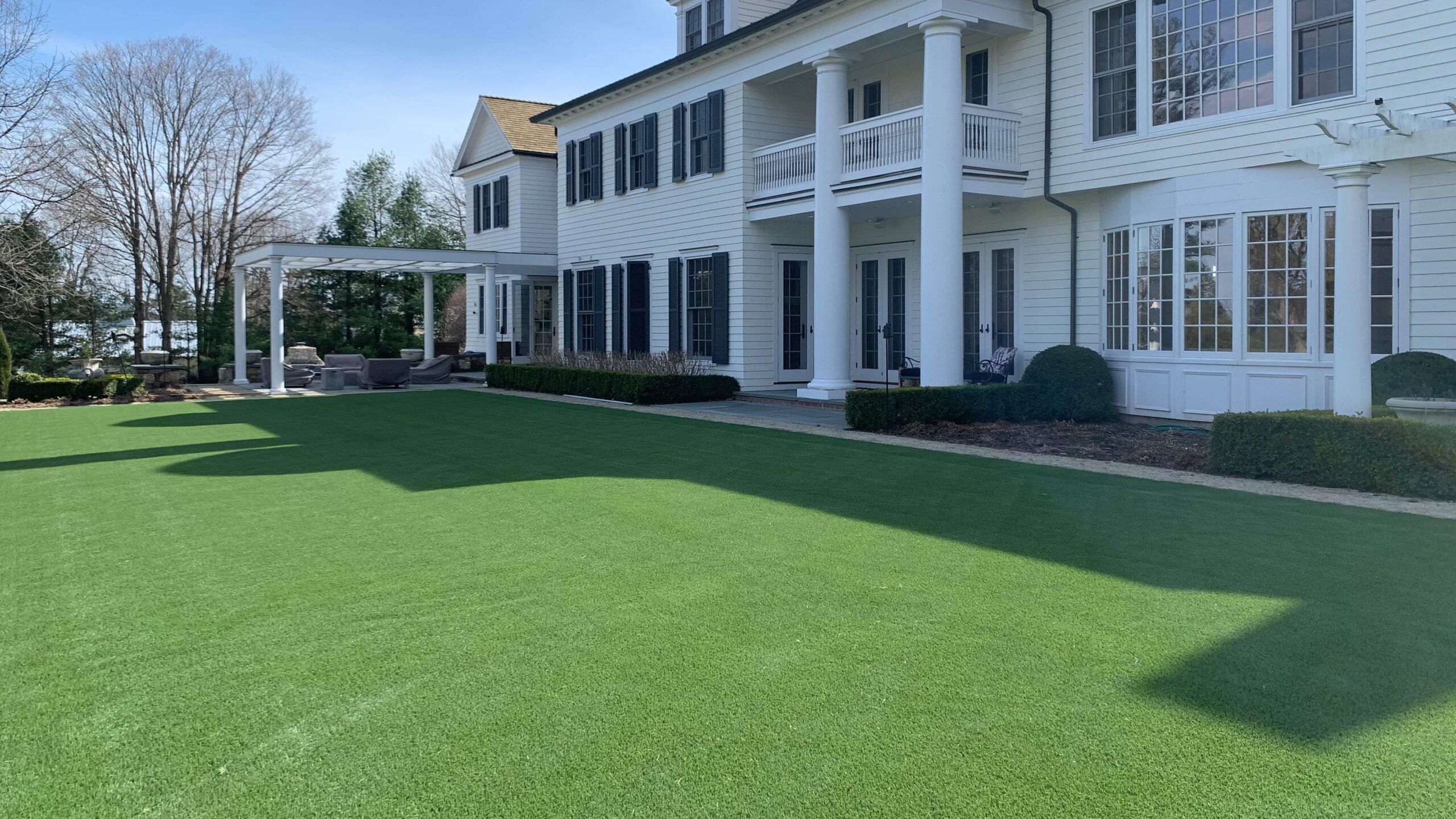 Grass365's synthetic grass for pets, putting greens, playgrounds, and more in Long Island.