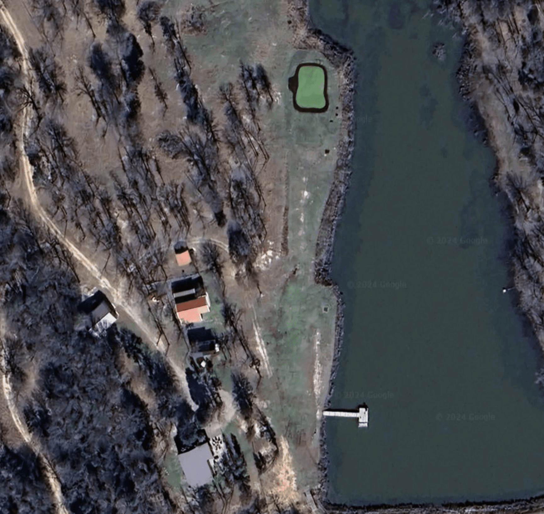 Golf Green next to pond outside Dallas