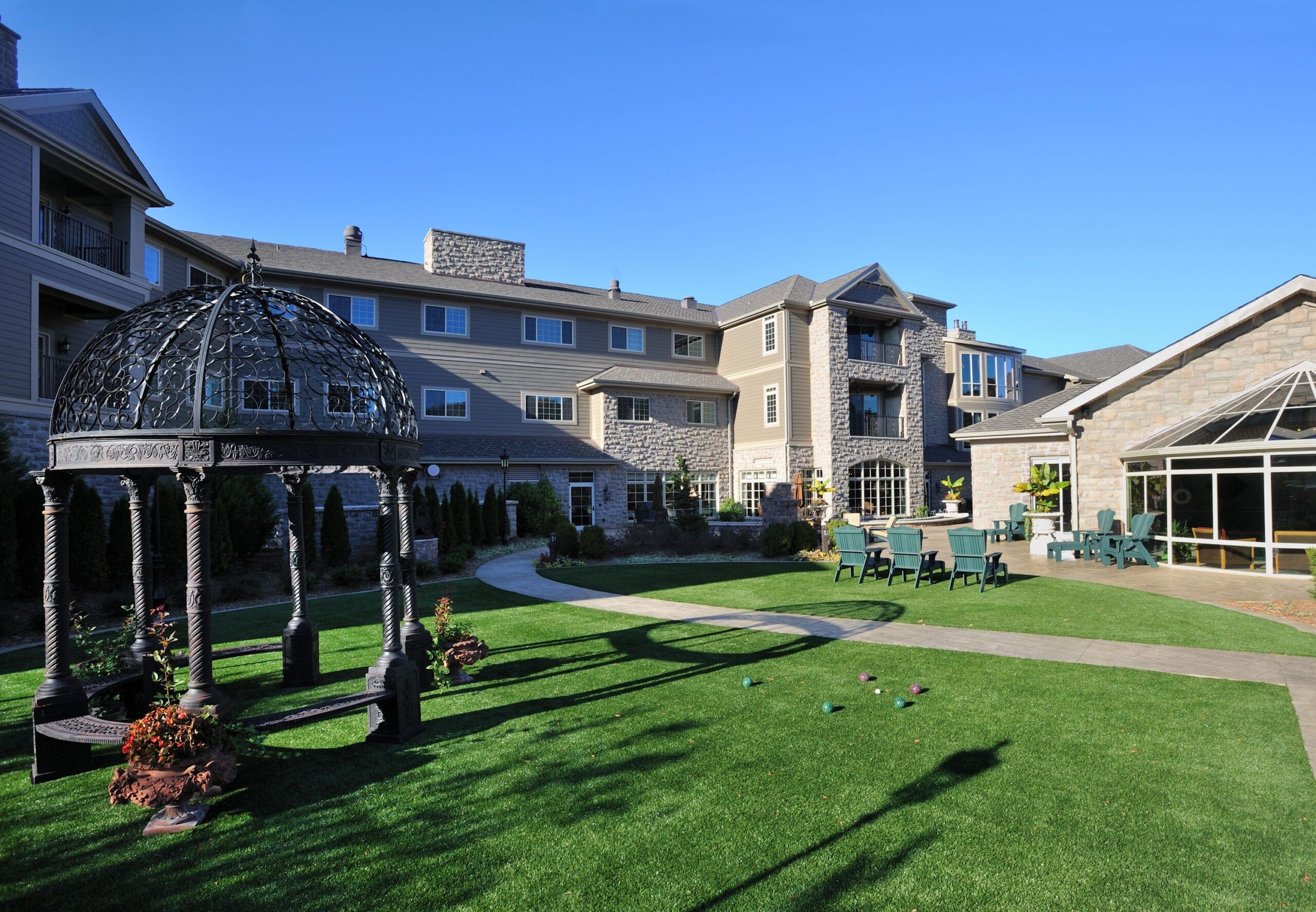 Grass365 offers synthetic grass for residential and commercial lawns.