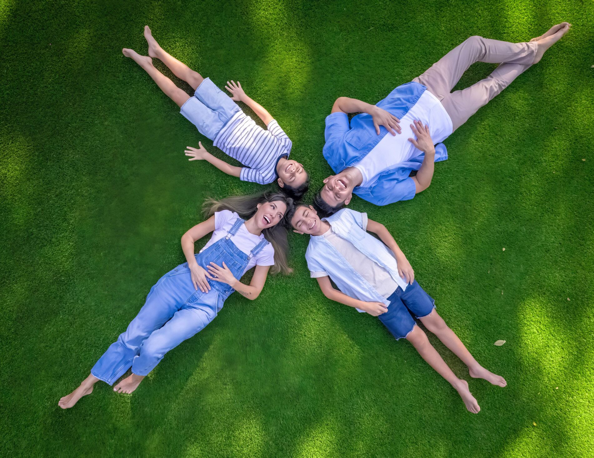 Grass365 offers synthetic grass for residential and commercial lawns.