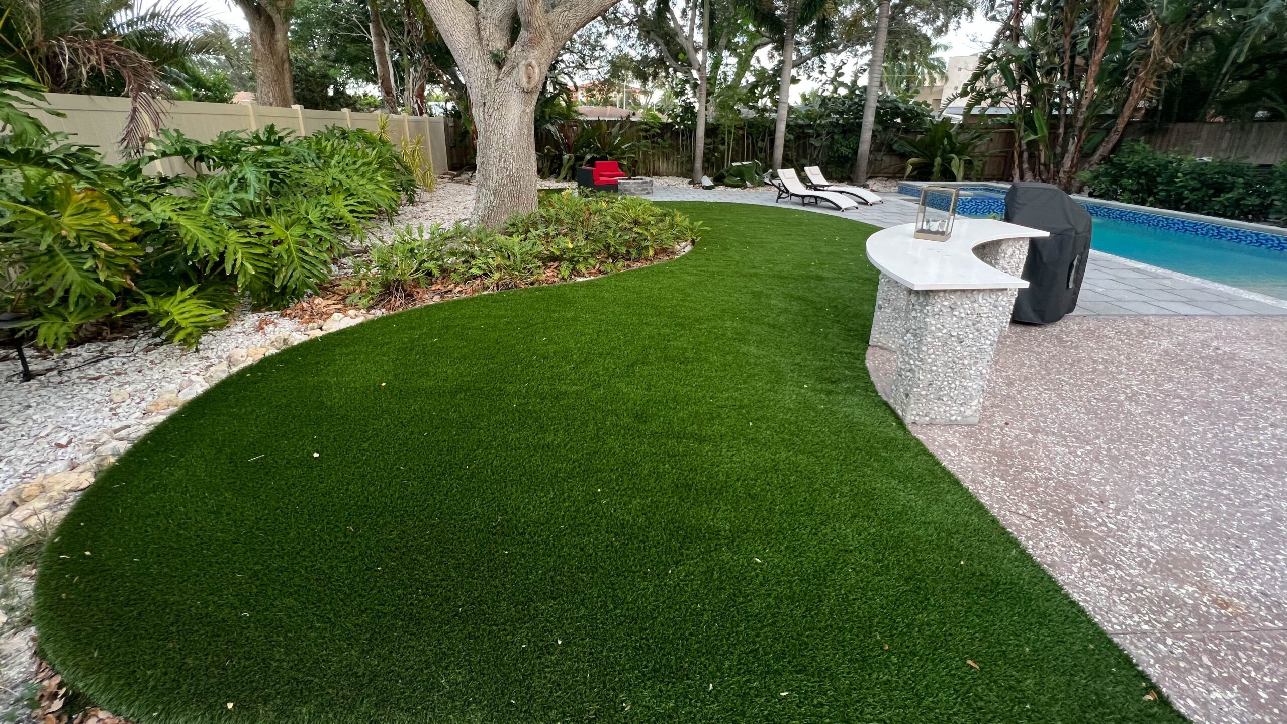 Grass365's synthetic grass for pets, putting greens, playgrounds, and more in Columbus.