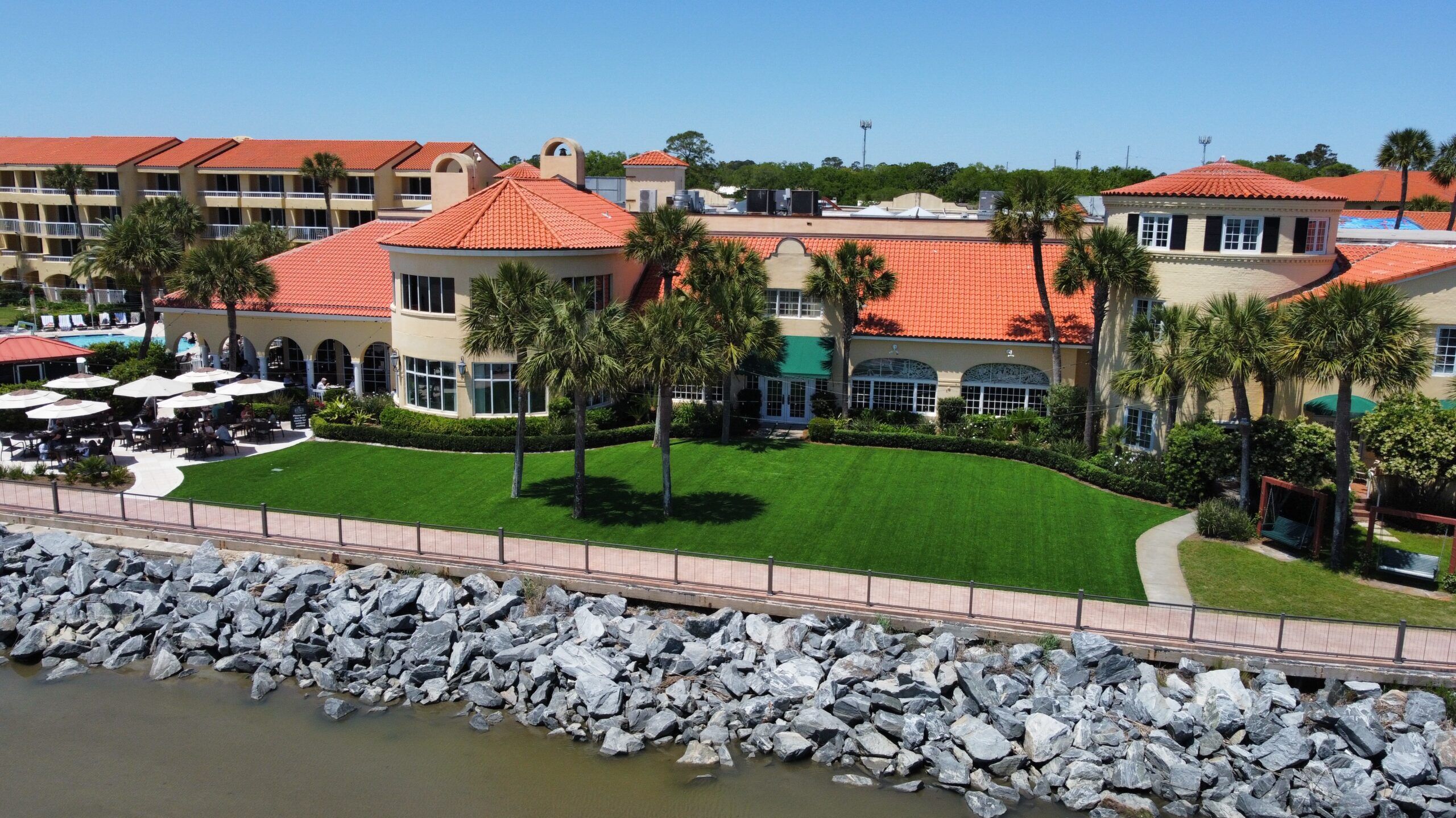 Grass365's synthetic grass for pets, putting greens, playgrounds, and more in Jacksonville.