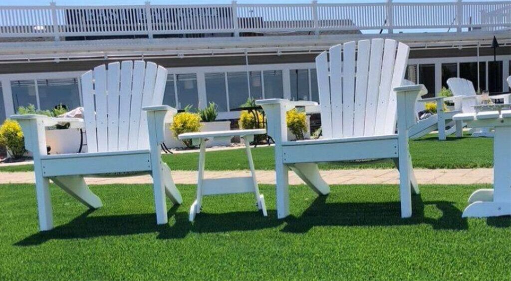 Synthetic grass at restaurant beachfront